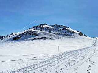 Glacier Walk - Marked glacier trail from Scex Rouge station to Quille du Diable (Travel destination...