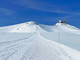 Glacier Walk - Marked glacier trail from Scex Rouge station to Quille du Diable (Travel destination...