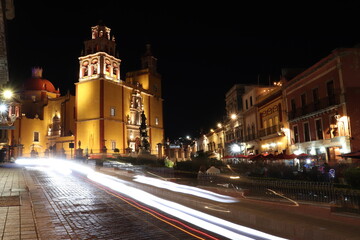 Fototapeta na wymiar Luces en el centro de Guanajuato, México
