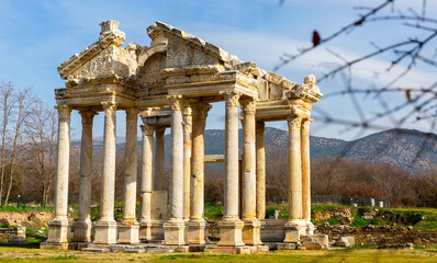 Obraz premium View of the ancient Tetrapylon in Aphrodisias, Turkey.