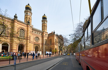 Street view of central synagogue of Budapest, Hungary - obrazy, fototapety, plakaty