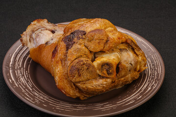 Baked pork knuckle with spices