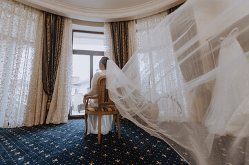 gathering of the bride, bride in a veil, flying veil