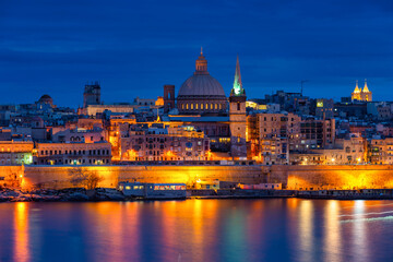 Naklejka na ściany i meble Architecture of Valletta, the capital of Malta at dusk.