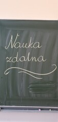 Tablica szkolna, nauka zdalna, brak zajęć w szkole