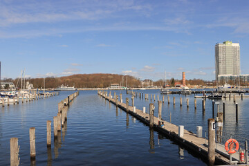 Fototapeta premium Ostseebad Travemünde; Blick vom Passathafen über die Trave 