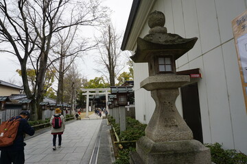 大阪にある石切劔箭神社の灯籠