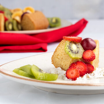 Torta Con Frutas Tropicales