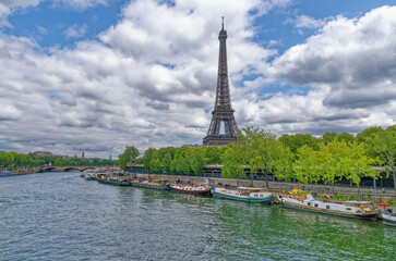 Fototapeta na wymiar River Seine And Eiffel Tower, Paris, Ile De France, France