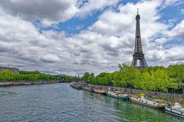 Fototapeta na wymiar River Seine And Eiffel Tower, Paris, Ile De France, France