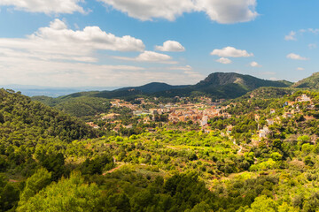 Obraz premium Route for hiking in the city of Valencia.