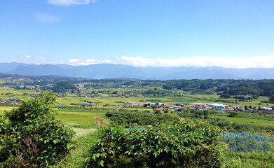 Fototapeta na wymiar 信州長野 高原 のどかな風景