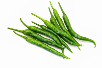 白背景の青唐辛子　コピースペースあり Green chili peppers (chile verde) on white background with copy space