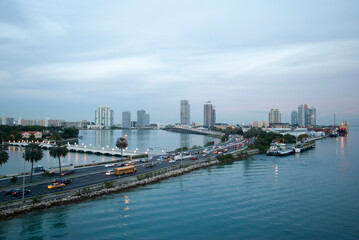 Fototapeta na wymiar Miami Beach Skyline At Dusk