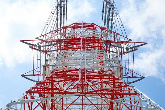 赤と白の鉄塔　Steel tower
