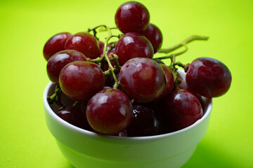 bowl with grapes

