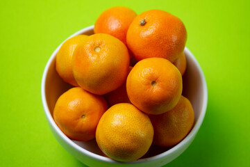bowl of oranges