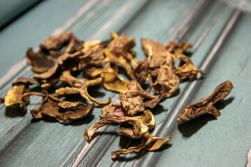 dried mushrooms, mushrooms, veganism, vegetarian food, lean food, mushroom harvesting