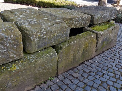 Römisches Steinkammergrab in Sankt Aldegund an der Mosel