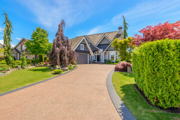 Luxury house in Vancouver, Canada. - obrazy, fototapety, plakaty