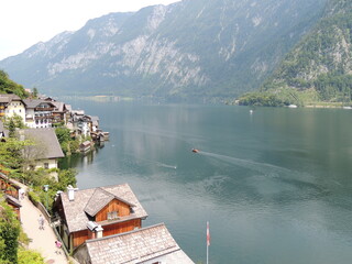 Hallstatt, a orillas de un precioso lago, realmente bello. Austria.