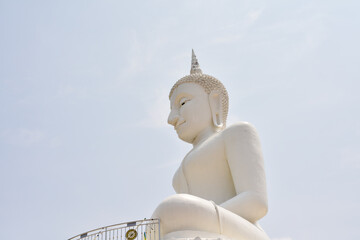 White buddha