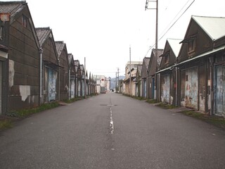 ＜静岡 清水＞シャッターの閉まった倉庫街