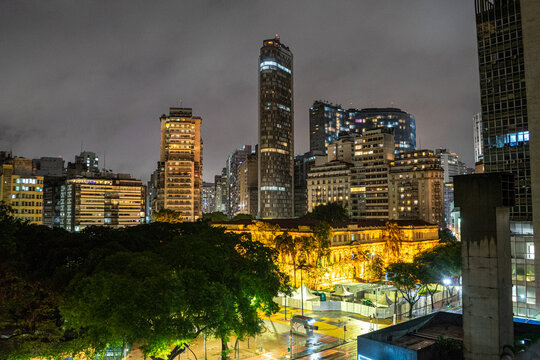 S&atilde;o Paulo city center at night. The region of Rep&uacute;blica square and the amazing lights of the skyscrapers. Pra&ccedil;a da Rep&uacute;blica, Copan e edif&iacute;cio It&aacute;lia.