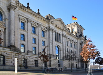 Reichstag in Stadtteil Tiergarten im Winter, Berlin