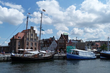 Altstadt mit Hafen in Wismar