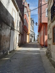 Calle histórica en el casco viejo de Vilalba, Galicia