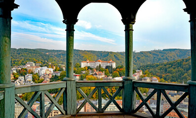 Stadt-Panorama Karlsbad  Karlovy Vary  -  prominentester Kurort Mitteleuropas 