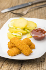 fish fingers with salad
