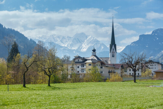 Blick auf Zell am Ziller im tiroler Zillertal
