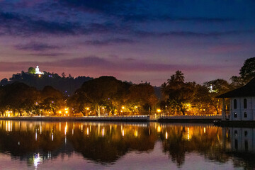 Kandy auf Sri Lanka am Abend