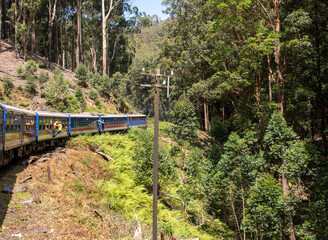 Bahnfahrt von Nuwara Eliya Nanuoya nach Ella die wohl schönste Bahnstrecke der Welt, vorbei an...