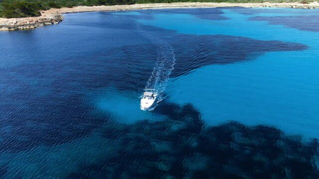 Son Saura, Menorca aguas azules