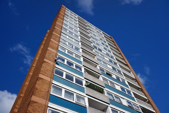 1960s High Rise Apartment Tower At Munden View, Garsmouth Way, Watford