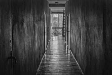 korytarz w motelu lata 70 2