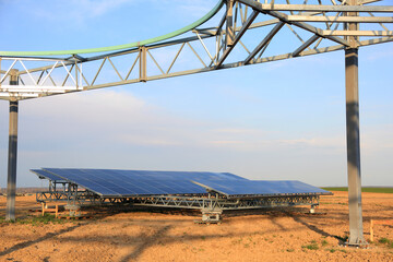 Konstrukcja stalowa, obrotowa pod panele fotowoltaiczne. © Stanisław Błachowicz