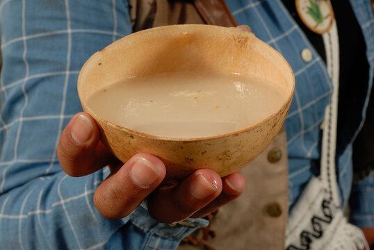 pulque en j&iacute;cara