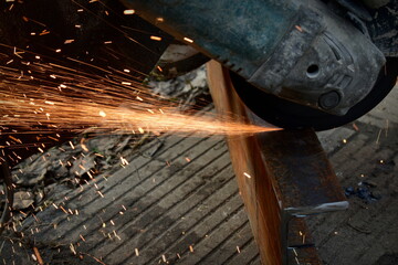 sparks when cutting metal