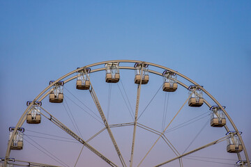 Amusement park wheel