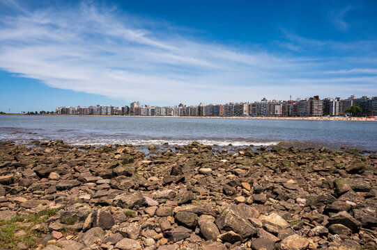 「モンテビデオ」の画像 12,255 件の Stock 写真、ベクターおよびビデオ Adobe Stock