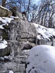 Fototapeta na wymiar winter waterfall