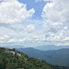 산과 구름의 경관