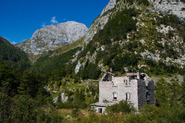 Fototapeta na wymiar Blick vom Plökenpass in die Karnischen Alpen