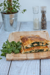 tourte au saumon et aux épinards