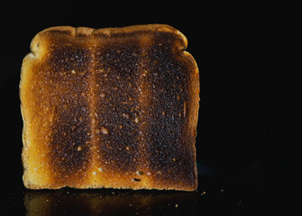 Toastbrotscheibe-verbrannt
