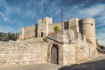 Vista del hermoso castillo medieval de Trigueros del Valle en la provincia de Valladolid, España